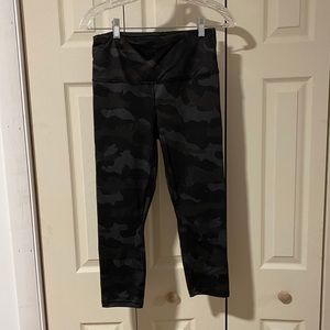 Black camo workout leggings